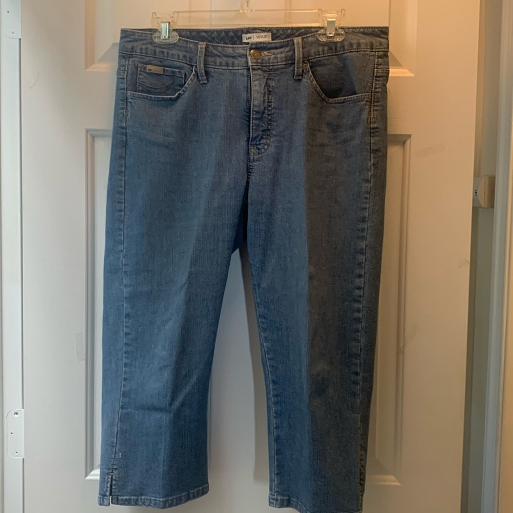 Lee Cropped Lower On The Waist Size 12 Jeans